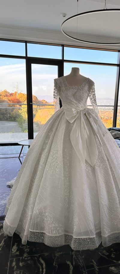 După: Rochie de mireasă curățată și restaurată